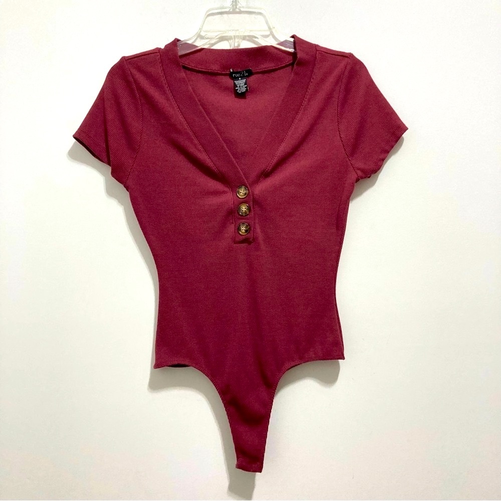 Rue 21 Women’s Maroon Burgundy Cranberry Short Sleeve Bodysuit